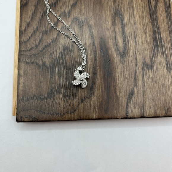 Fan Flower Spinning Windmill And Rhinestones Necklace Stainless Steel - Picture 13 of 16